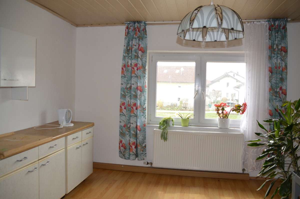 Vielseitig verwendbares, großes Mehrfamilienhaus – Hutthurm – Vorschaubild 2