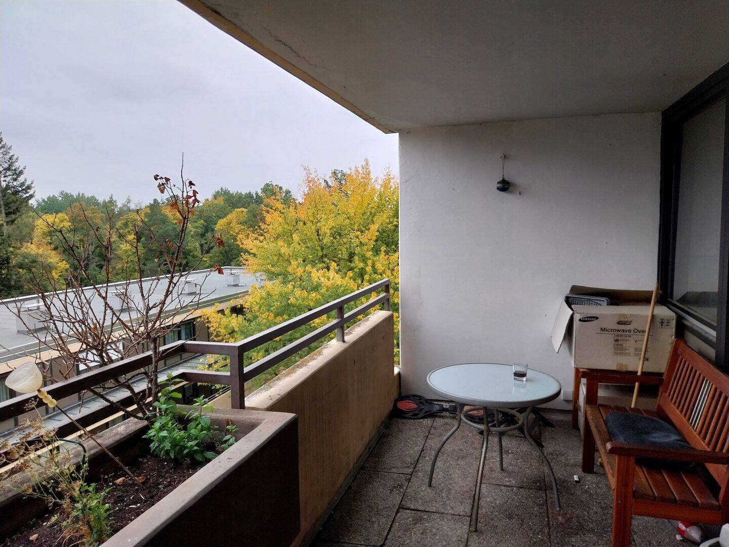 Helle, teilmöblierte 2 Zimmer Wohnung mit Loggia, EBK und Schlafzimmer – Nürnberg – Vorschaubild 6