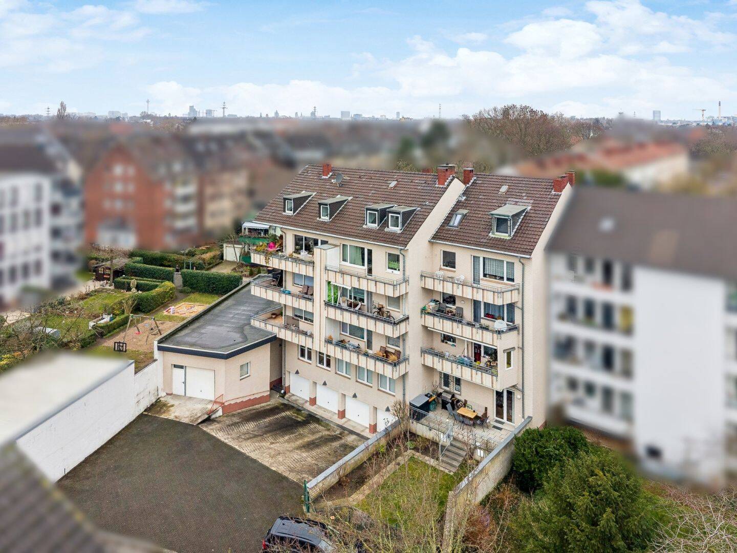 Zwei Mehrfamilienhäuser mit 22 Einheiten in gutem Zustand in Düsseldorf-Eller – Düsseldorf – Vorschaubild 2