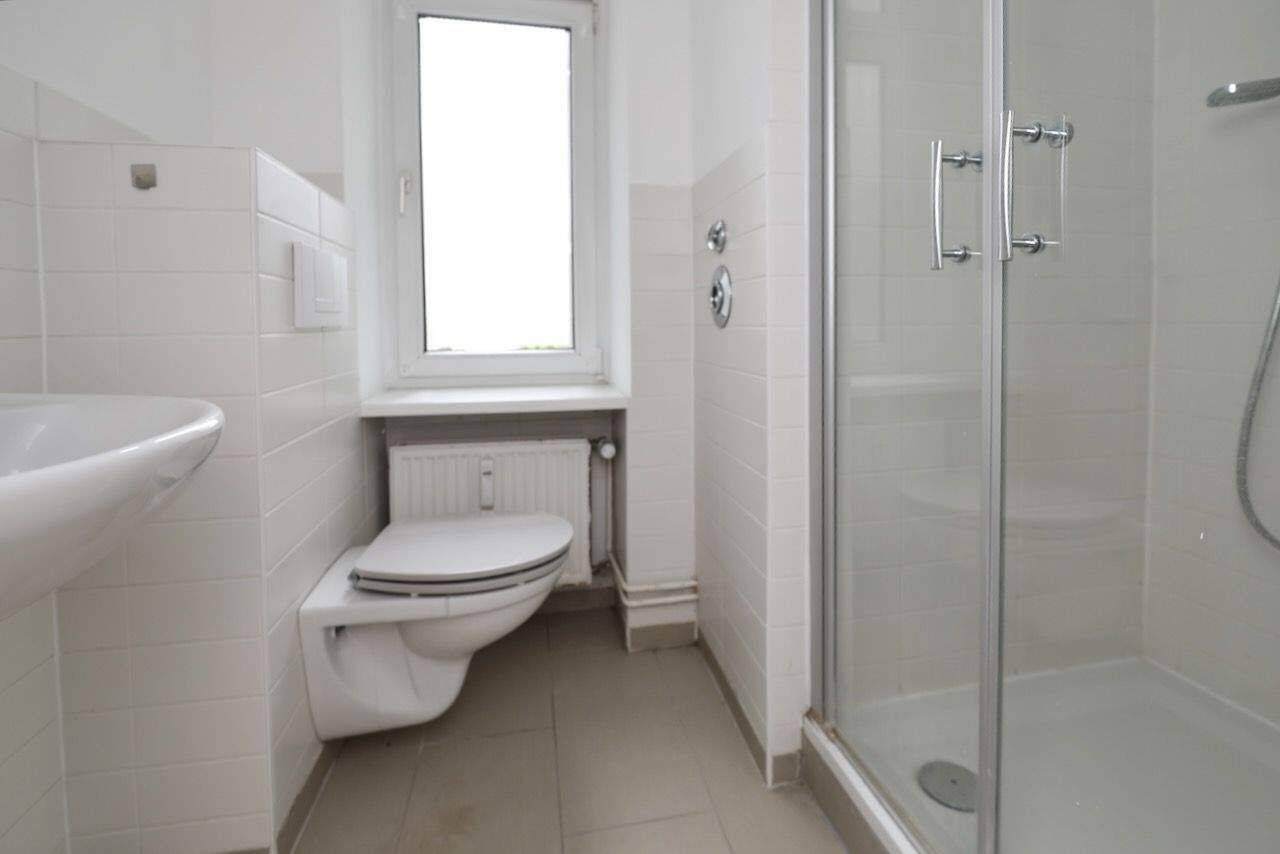 SCHÖNER ALTBAU MIT BALKON - STUCK, DIELEN & HOHE DECKEN - HÜBSCHER GEMEINSCHAFTSGARTEN – Berlin – Vorschaubild 5