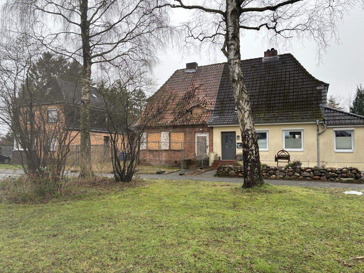 Abrissobjekt in Toplage in Neumünster. Doppelhaushälfte im Birkenweg (Gartenstadt) zu verkaufen. – Neumünster – Bild 1 von 4