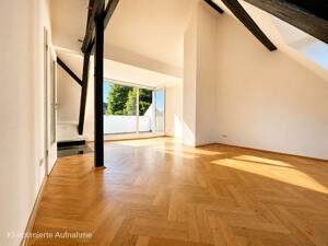 Historischer Charme trifft Loft-Flair: 3-Zimmer-Dachgeschoss mit hohen Decken, Balkon & Sichtbalken