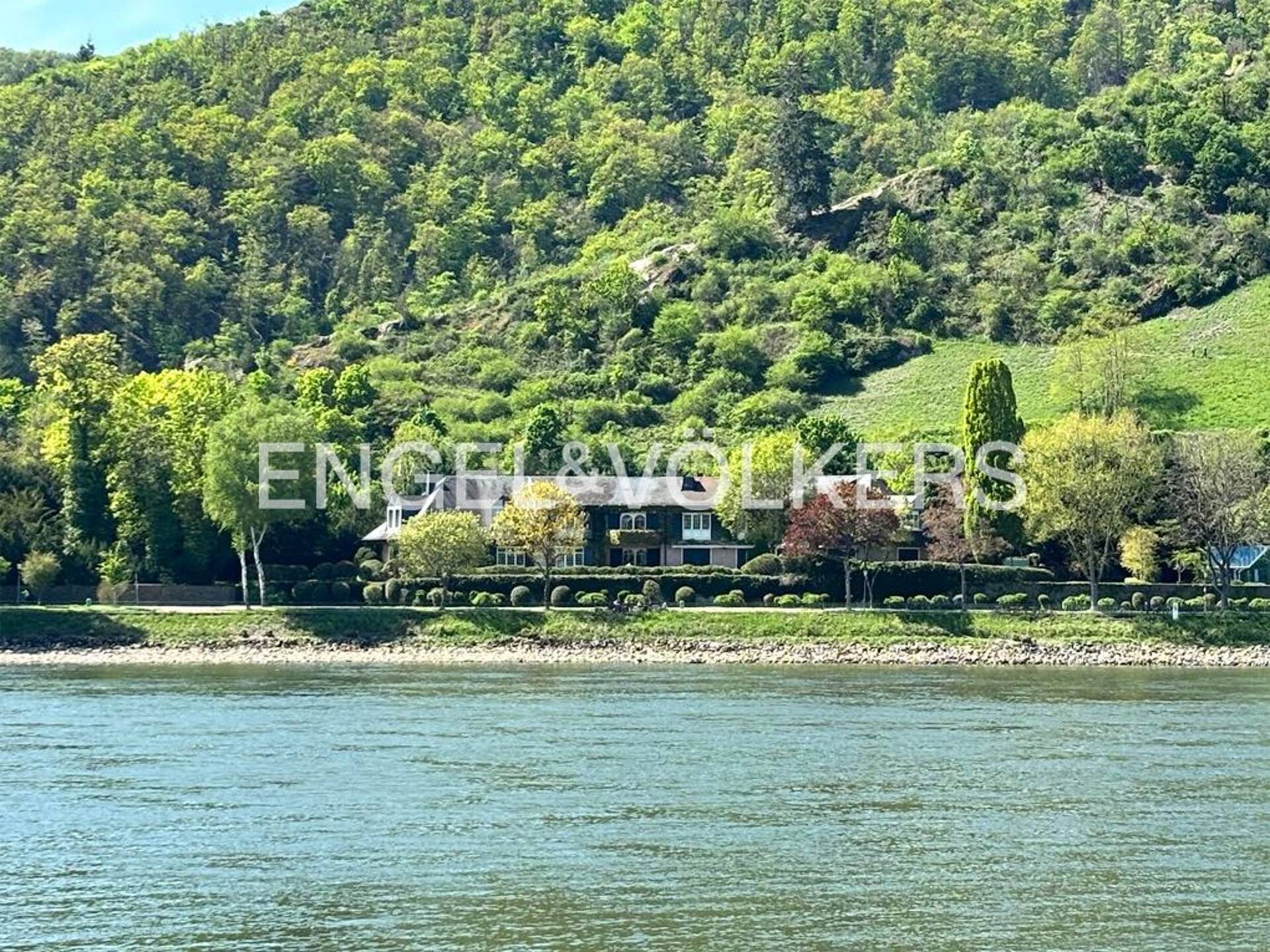 Haus in 56068 Koblenz mit 930 m² kaufen