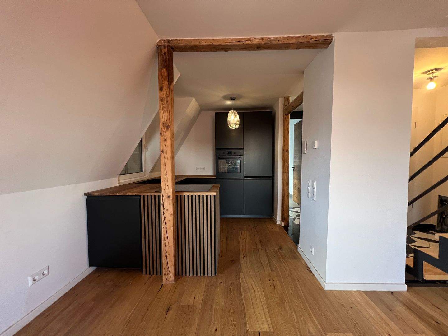 DUVE: Exklusive Maisonette-Wohnung mit Stil - modernes Wohnen auf zwei Ebenen in Toplage – Stuttgart – Vorschaubild 3
