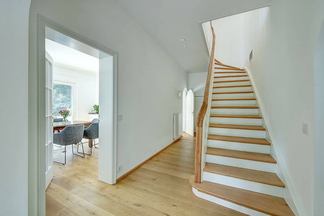 Modernisiertes Einfamilienhaus mit großem Garten in urbaner Bestlage – Düsseldorf – Vorschaubild 3