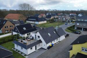 Saniertes Dreifamilienhaus in Oldenburg - 230 m², 3 Einheiten, Garten & Terrasse