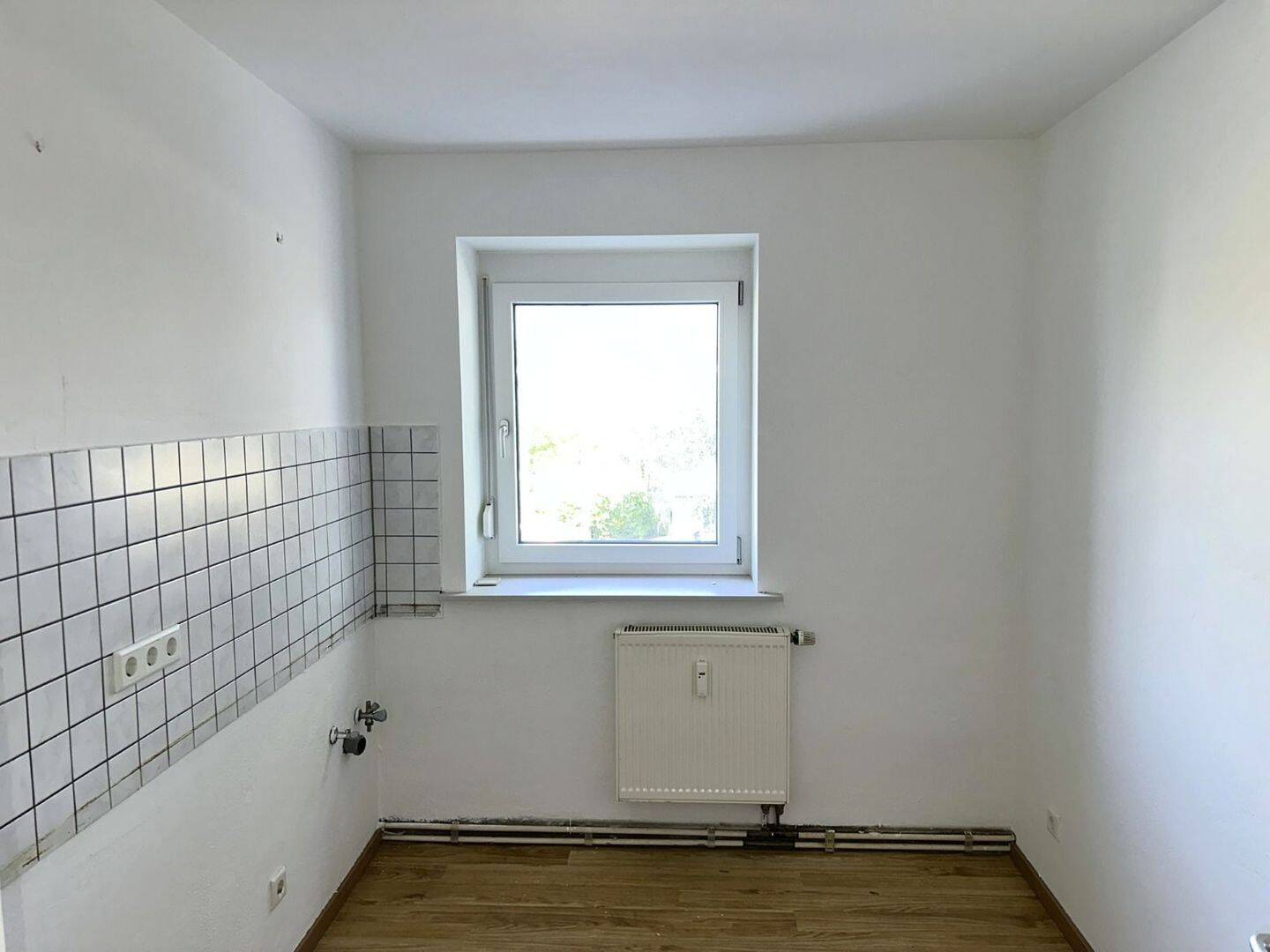 Nürnberg Südstadt: 2-Zi-Wohnung mit Balkon zum begrünten Hof - Einbauküche mieterseits – Nürnberg – Vorschaubild 3