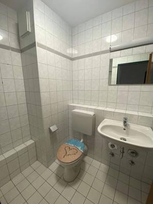 Balkon, Tiefgaragenstellplatz, Aufzug und frisch renoviert – 39120 Magdeburg – Vorschaubild 5