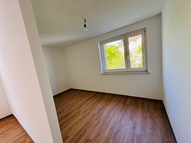 Renovierte 2-Zimmer Wohnung mit neuer EBK und Tageslichtbad in Nürnberg – Nürnberg – Vorschaubild 8
