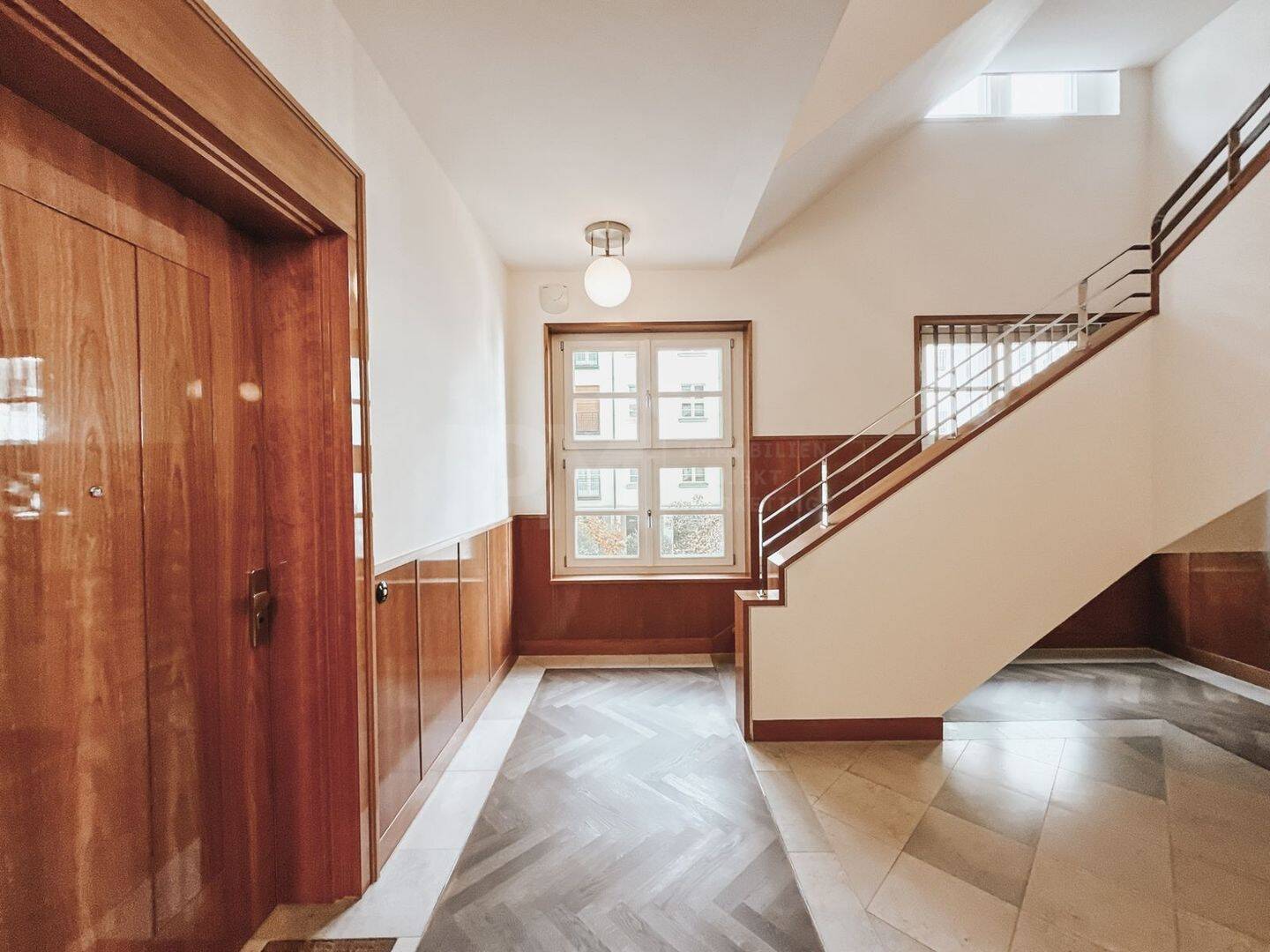 Exklusive 5-Zimmer-Residenz in der Maxvorstadt mit direktem Zugang zum Rocco-Forte-5*-Hotel The Charles – München – Vorschaubild 5