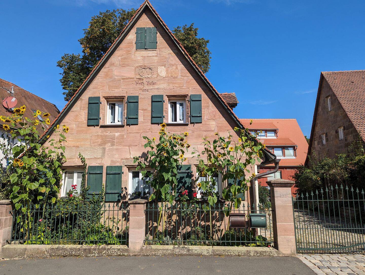 Modernes Denkmalhaus