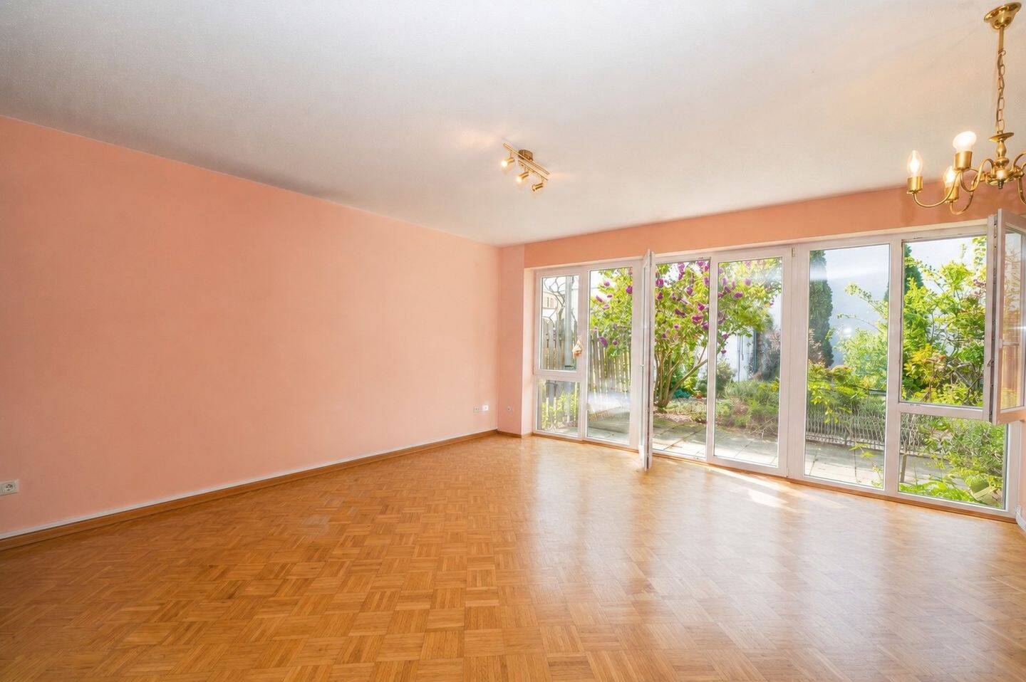 Lichtdurchflutete Eleganz auf zwei Etagen - Ihr exklusives Stadtdomizil mit privater Garten-Oase – Jena – Vorschaubild 2
