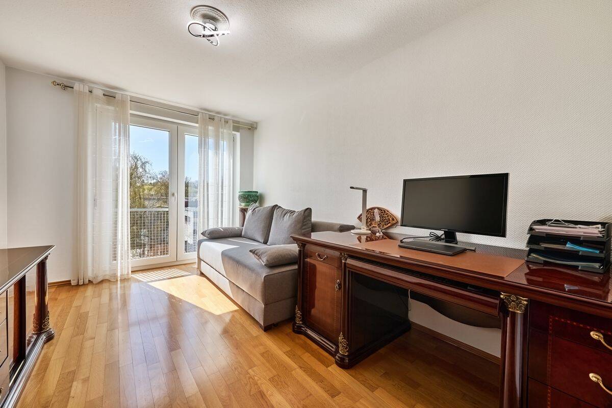 3-ZIMMER-WOHNUNG! mit ca. 99 m², Balkon, Stellplatz, Aufzug und stufenloser Zugang *Baujahr 2003* – Wiesbaden – Vorschaubild 7