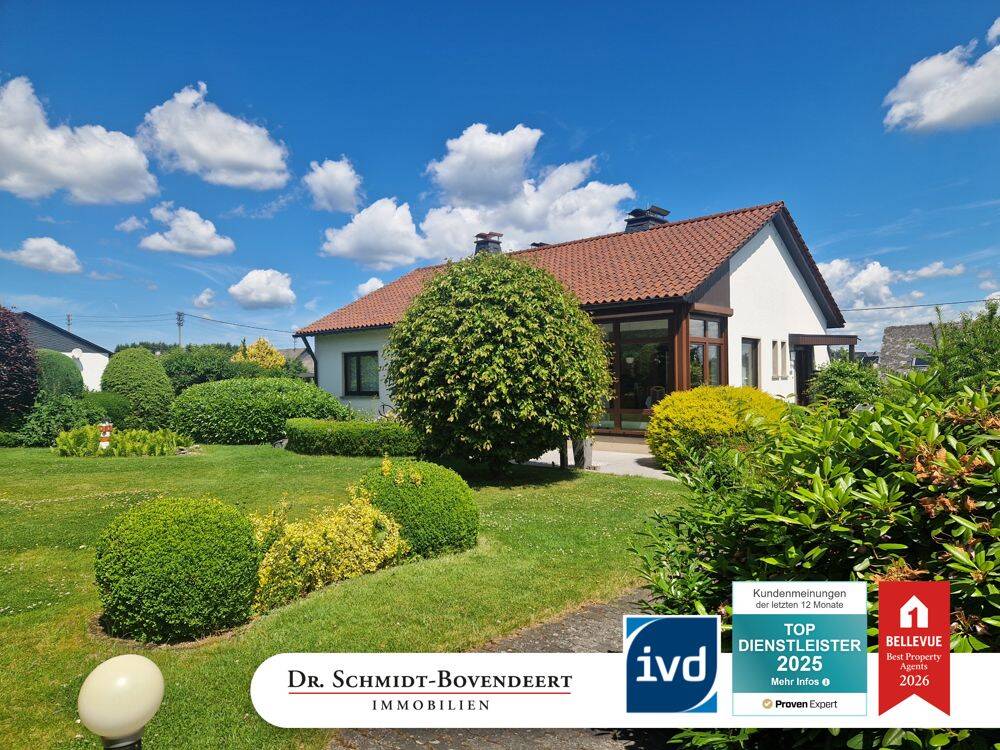 Tolles Einfamilienhaus im Bungalowstil mit wunderschönem parkähnlichen Gartengrundstück in Weitefeld!