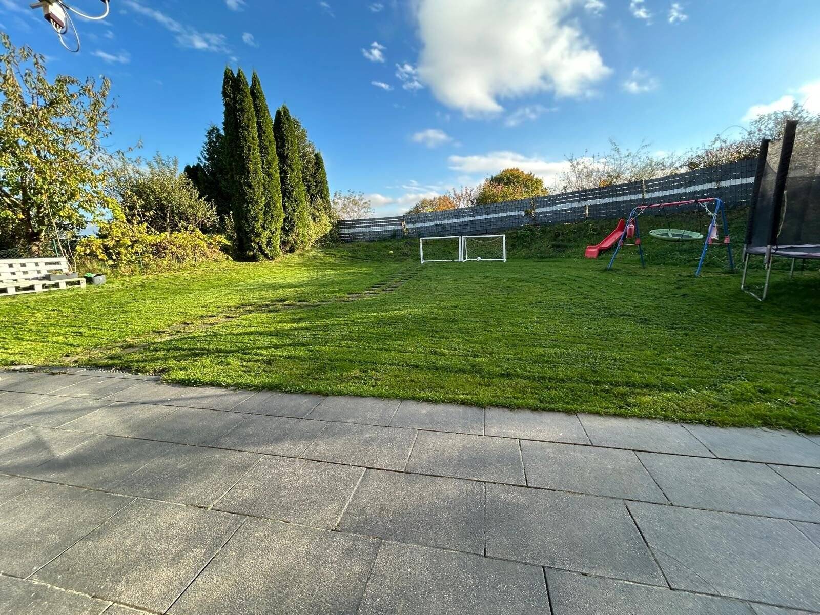 Erdgeschoss Wohnung mit großen Garten