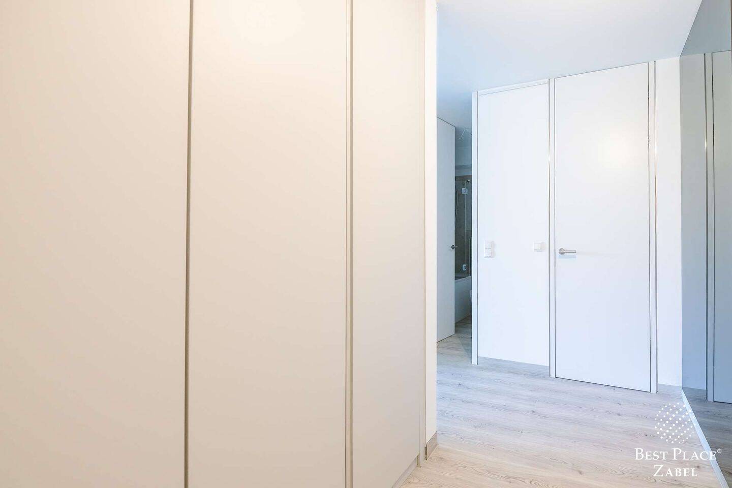 City-West kompakt: modernisierte Designwohnung mit ruhiger Loggia nahe KaDeWe – Berlin – Vorschaubild 8