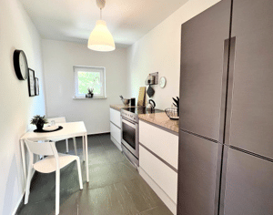 Exklusiv modernisierte 4-Zimmer-Wohnung mit 2 Balkonen und hochwertiger Ausstattung – 40468 Düsseldorf – Vorschaubild 9