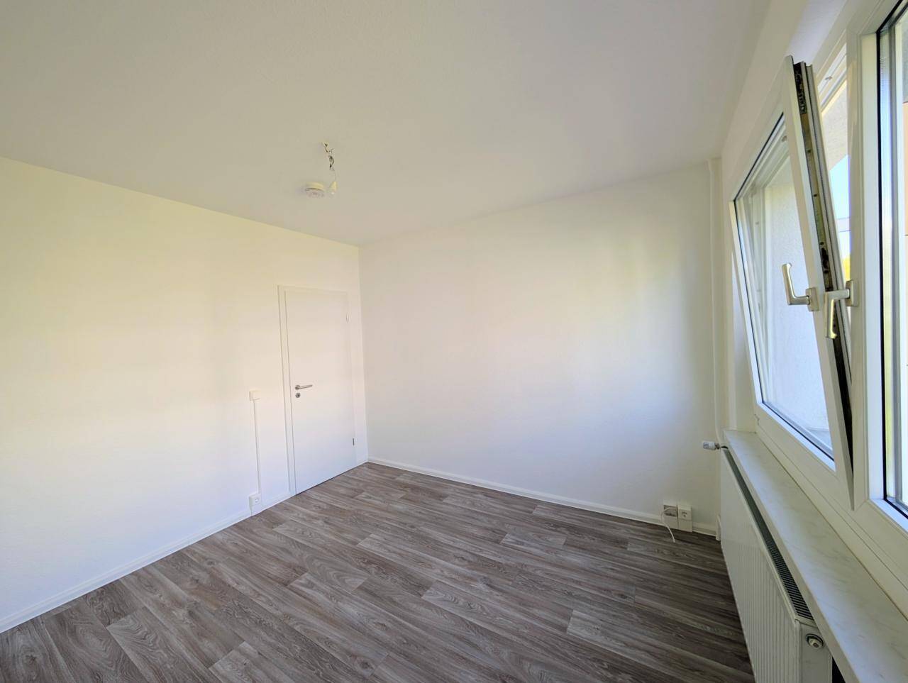 Helle 3-Raumwohnung mit LED-Spots und traumhaftem Ausblick – Chemnitz – Vorschaubild 4