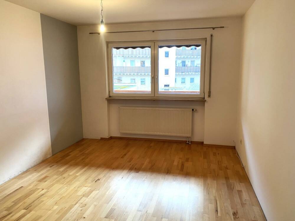 Barrierefrei ... 3- Zimmer- Wohnung mit Süd- Balkon und KFZ- Stellplatz – Nürnberg – Vorschaubild 2