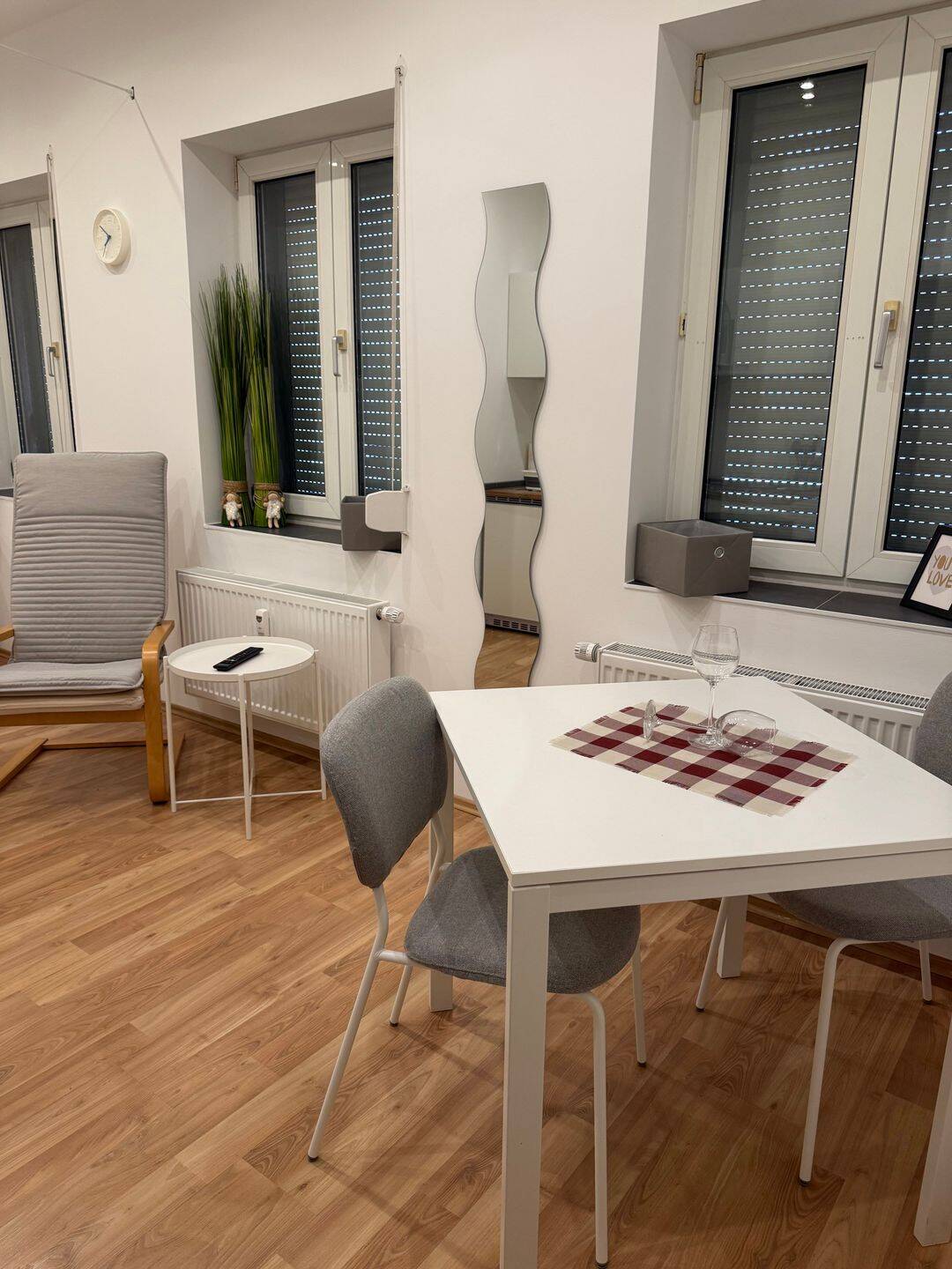 +++SCHÖNE MÖBLIERTE WOHNUNG MIT ZENTRALER LAGE +++