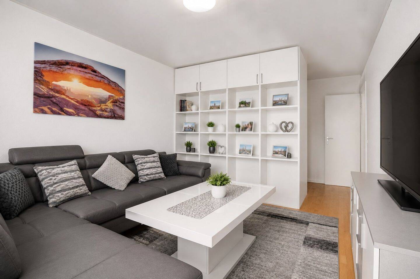 Pool, Panorama, Perspektive - Kapitalanlage in Solln – München – Vorschaubild 2