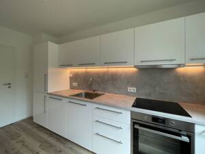 Kernsanierte 4,5-Zimmer-Wohnung mit zwei Bädern, zwei Sonnenbalkonen und großem Keller – bezugsfrei – provisionsfrei – 50997 Köln – Vorschaubild 4