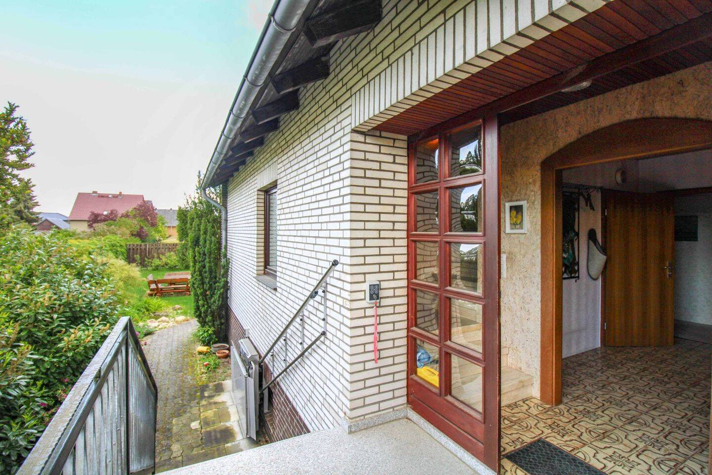 Exklusives Wohnhaus mit Schwimmbad, Sauna, Kachelofen und mehr – Grafhorst – Vorschaubild 2