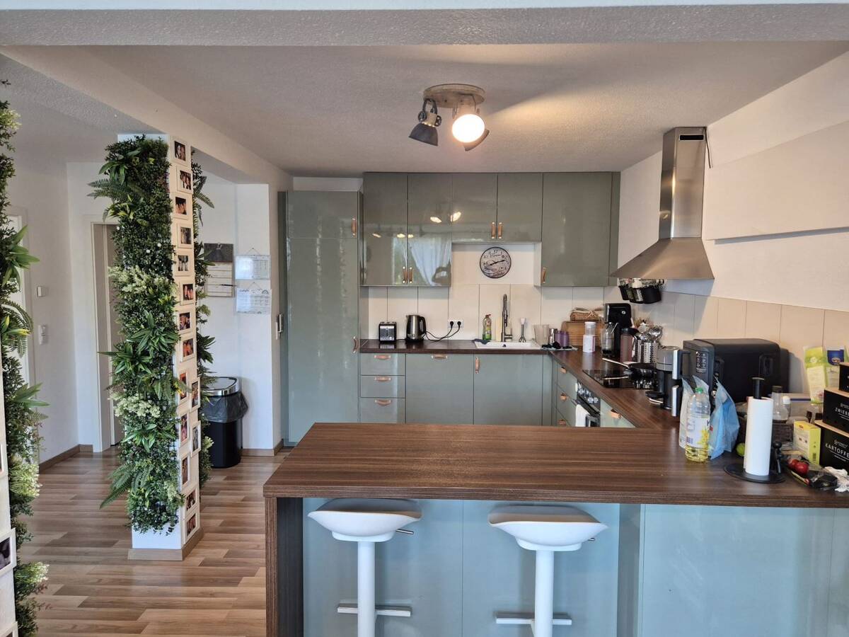 +ERSTKLASSIGE 5R.-WHG.++BALKON+TOLLES BAD+GÄSTE WC+FBH+LIFT+TIEFGARAGE+UVM.+ – 4107 Leipzig – Bild 1 von 9