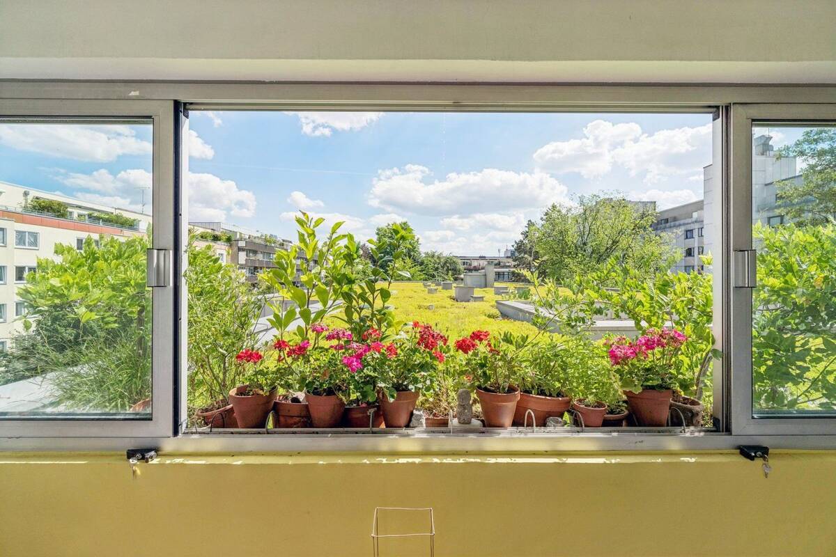 Schwabinger Stadtwohnung mit Blick ins Grüne – 80796 München – Bild 1 von 9
