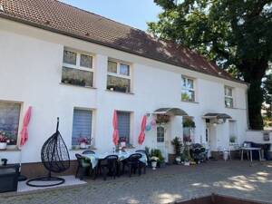 Jede Menge Potential: Mehrfamilienhaus mit Grundstück und Gewerbeanteil – 13129 Berlin – Vorschaubild 4