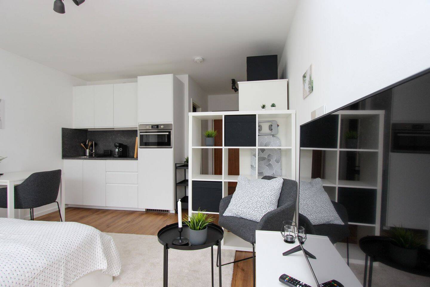 MODERN & MÖBLIERT! 1-Zimmer-Apartment – München – Vorschaubild 3