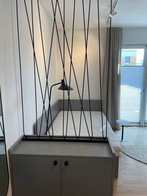 Vollmöblierte 1-Zimmer-Wohnung inkl. EBK und Balkon | verfügbar ab sofort! – 12529 Schönefeld – Vorschaubild 3