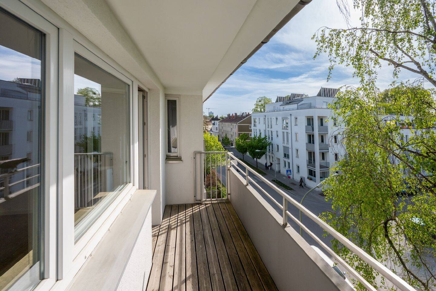 AIGNER - Lichtdurchflutete Wohnung in ruhiger Stadtlage – München – Vorschaubild 2