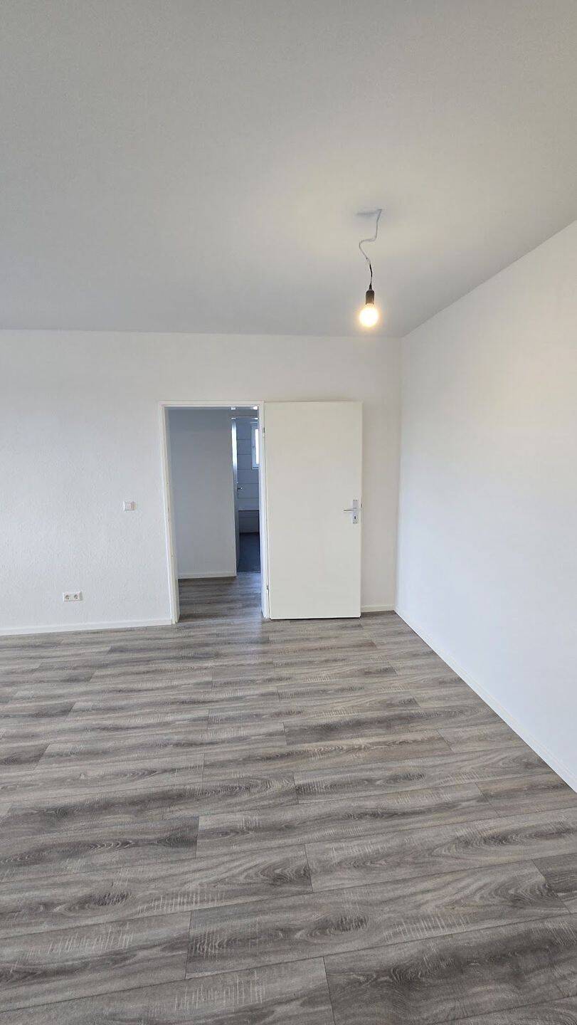 Komplett sanierte 3 Zimmer Wohnung mit Balkon in Gelsenkirchen zu vermieten – Gelsenkirchen – Vorschaubild 2