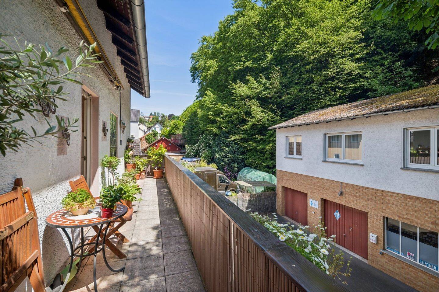 4 Familienhaus mit Werkstatt vollvermietet gute Lage Wiesbaden Rambach KP 18,20 fache Sollmiete – Wiesbaden – Vorschaubild 4