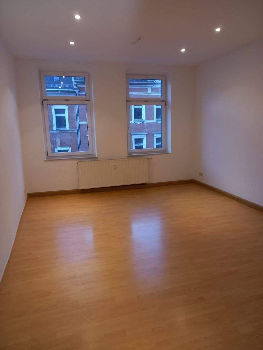 Interesse? Attraktive Drei-Zimmer-Wohnung mit Balkon – Chemnitz – Vorschaubild 2