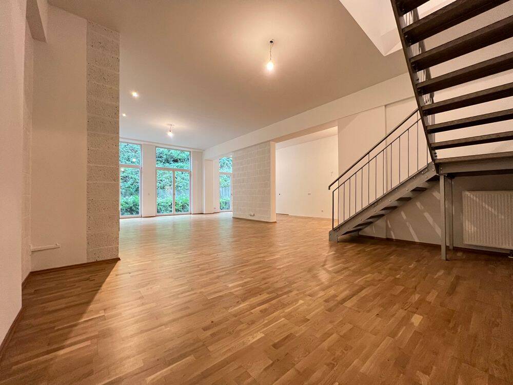 +++ Moderne Loft-Maisonette-Wohnung mit Terrasse und Balkon +++
