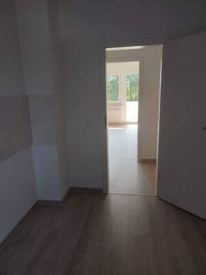 schöne 4-Raum Wohnung mit Balkon – 39397 Gröningen – Vorschaubild 7