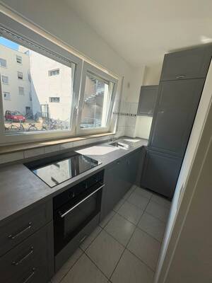 Sanierte 1-Zimmer Hochparterre Wohnung mit Balkon und Einbauküche – 90763 Fürth – Vorschaubild 4