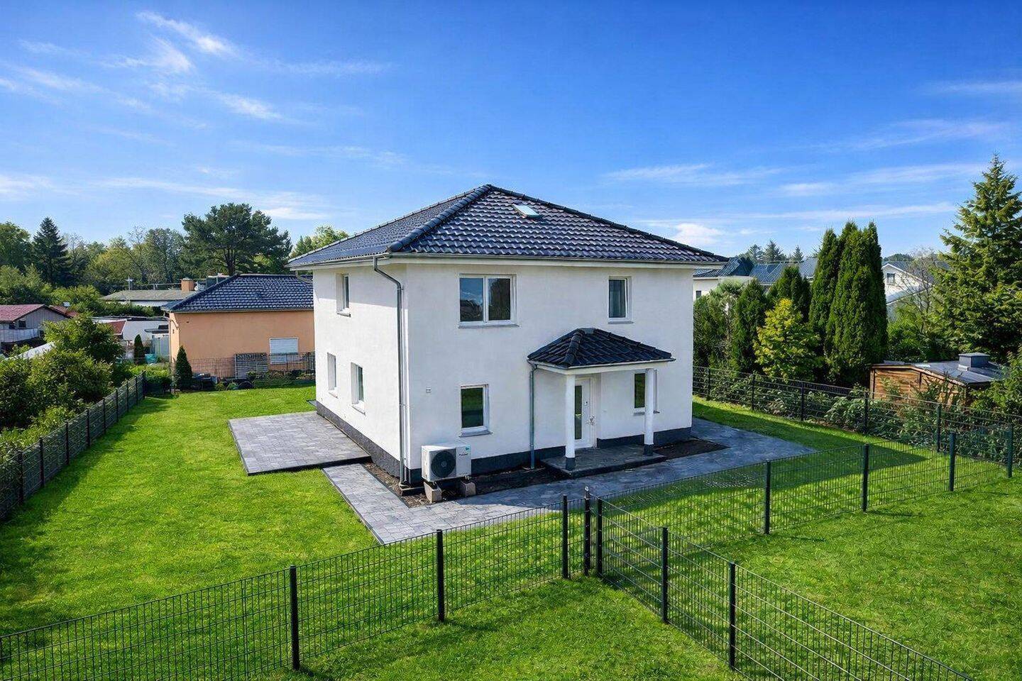 ? Modernes Neubau-Einfamilienhaus 3 Schlafzimmer Garten Fussbodenheizung Erstbezug ?