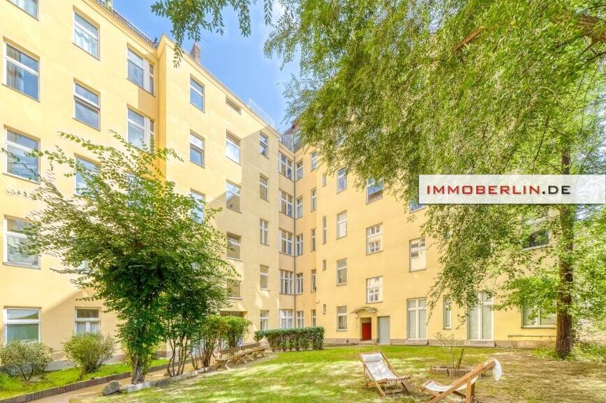IMMOBERLIN.DE - Schöne komfortable & ruhige Dachgeschosswohnung mit Terrasse im Sprengelkiez – Berlin – Bild 1 von 9