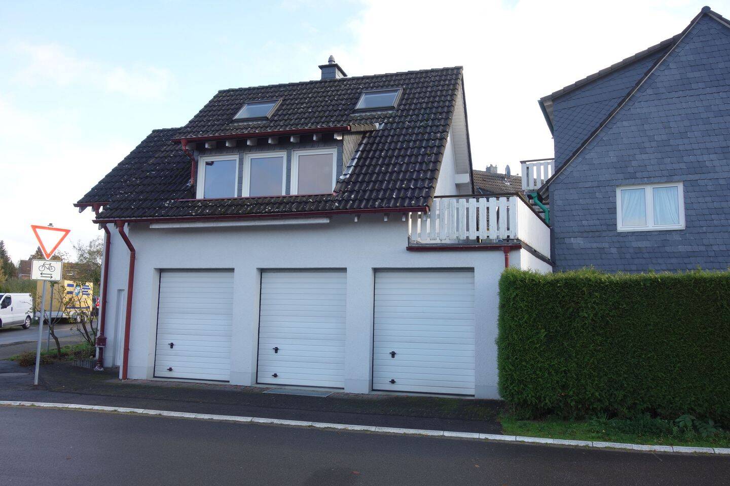 Eine besondere Immobilie - Einfamilienhaus mit 2 Einliegerwohnungen – Wermelskirchen – Vorschaubild 2