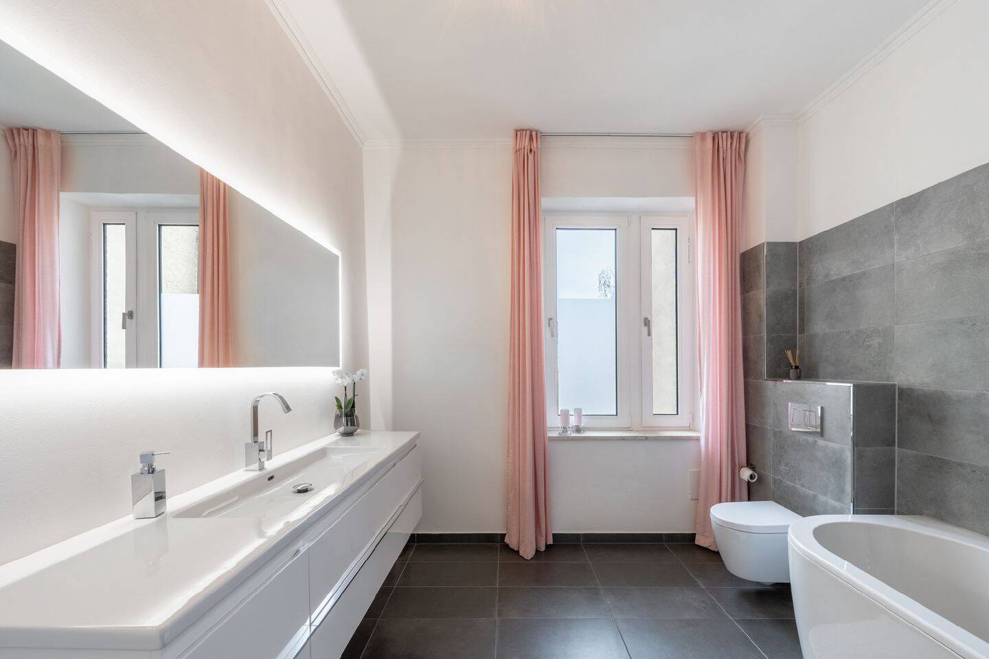 AIGNER - Großzügige 3-Zimmer-Wohnung mit stilvollem Altbaucharme – München – Vorschaubild 7