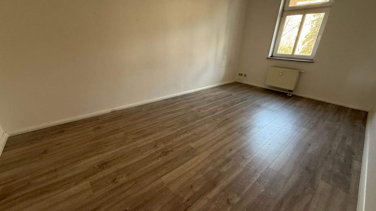 3. OG + Aufzug + großer Balkon + 2er-WG-gerecht mit EBK *** – Chemnitz – Vorschaubild 6