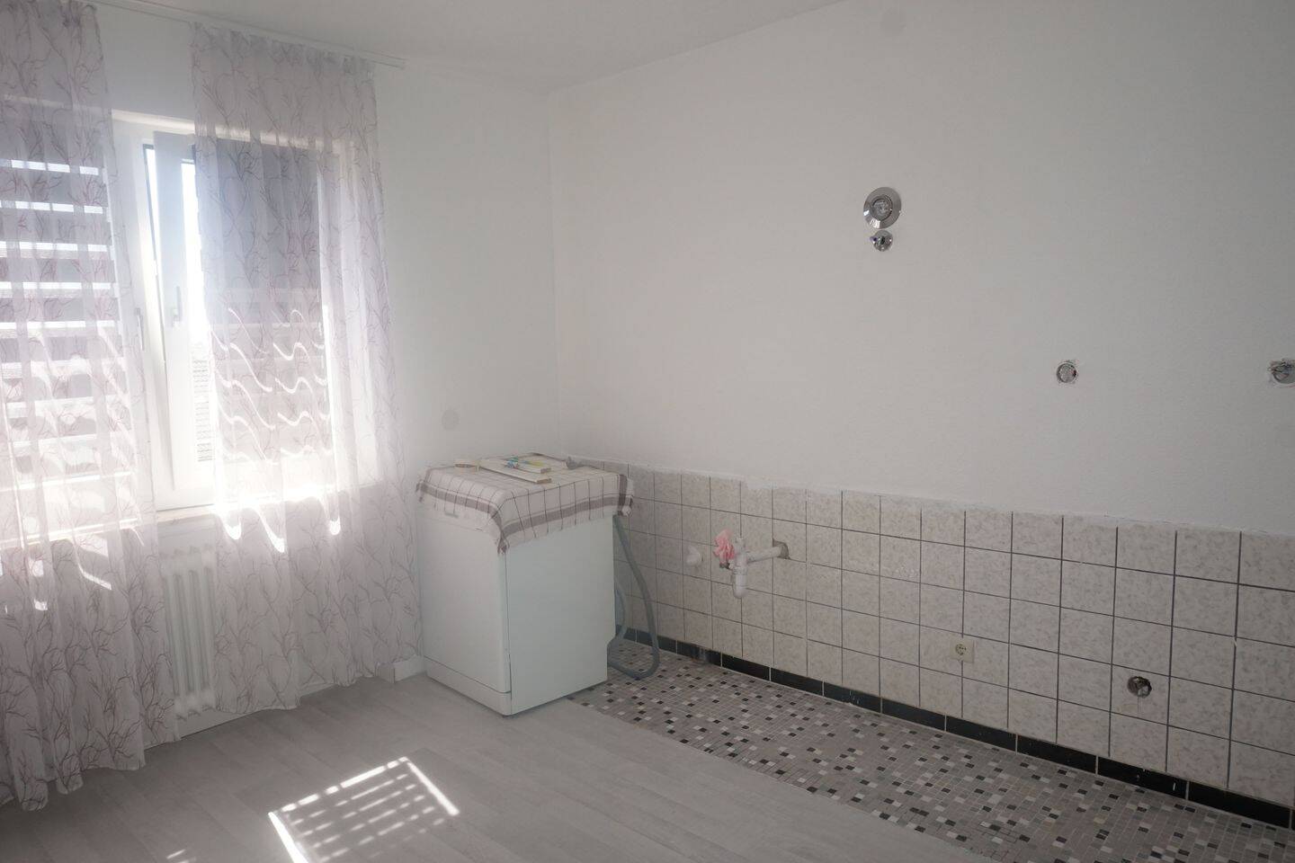 ***Hochwertiges Dreifamilienhaus direkt in Homberg zu verkaufen*** – Homberg – Vorschaubild 7