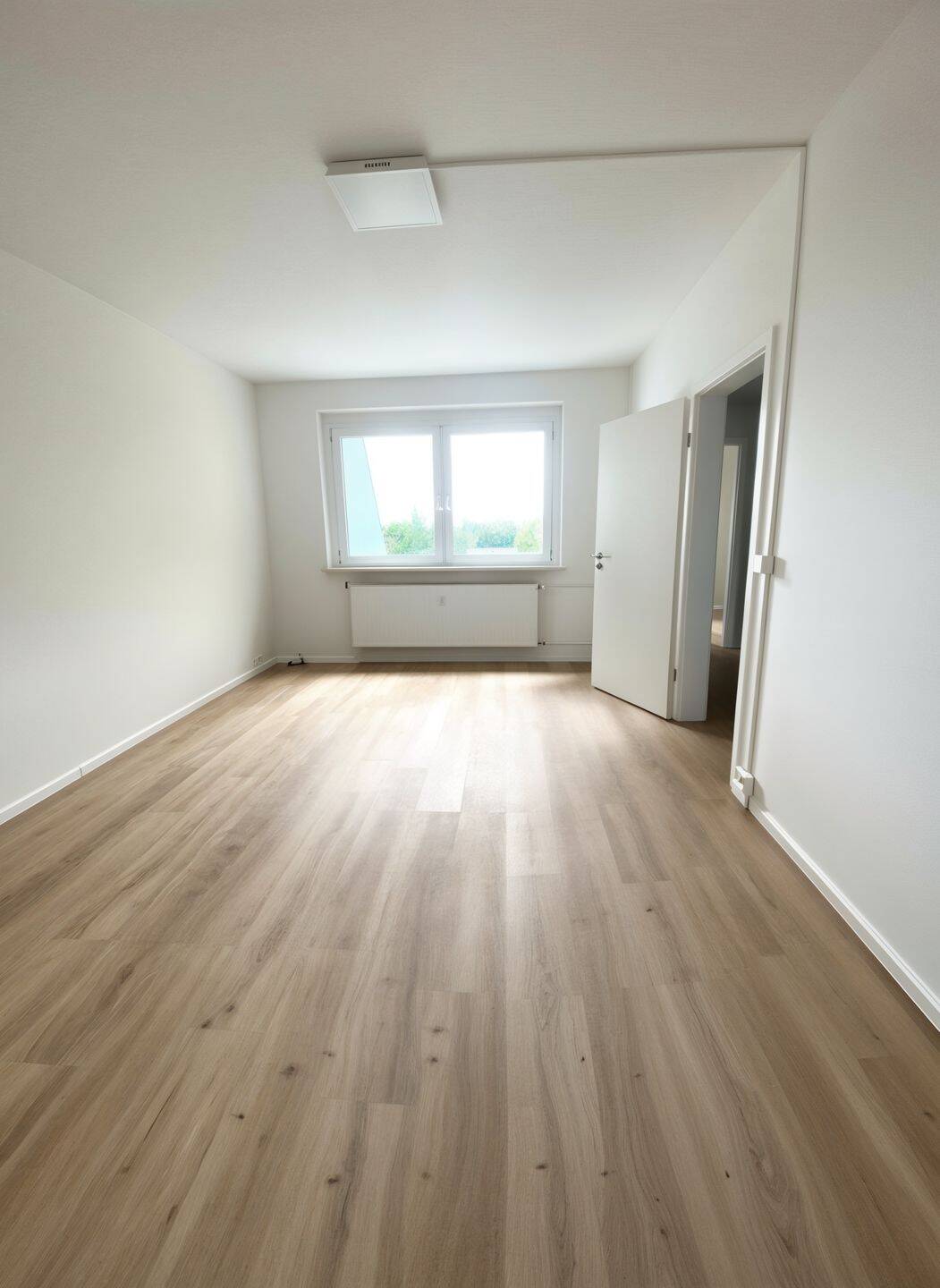 Willkommen in Ihrem neuen Zuhause: 3-Zi.-Wohnung mit Balkon – Berlin – Vorschaubild 8