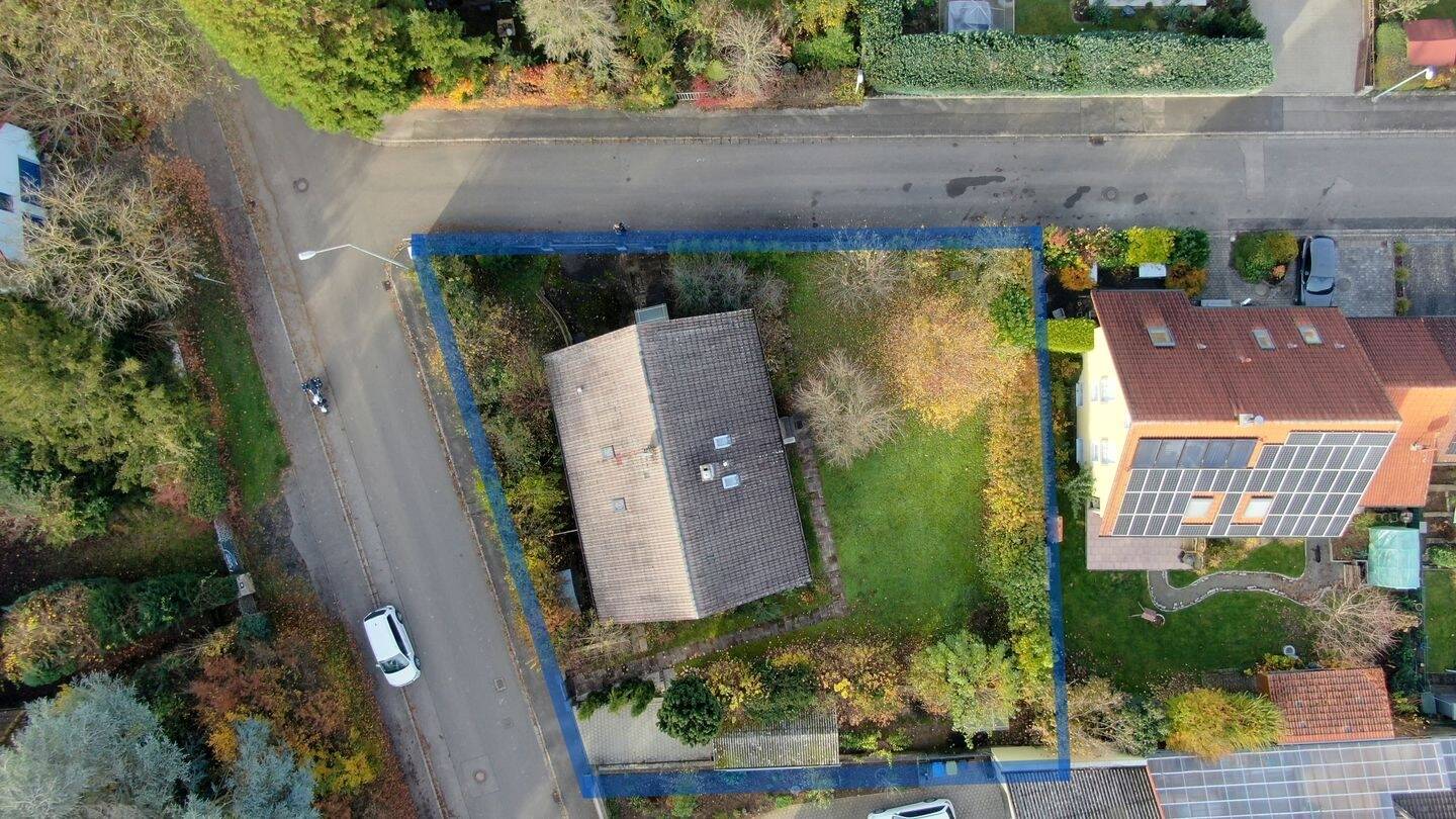 "Leben, Vermieten oder Beides: Vielseitiges Zweifamilienhaus in Uffenheim" – Uffenheim – Vorschaubild 4