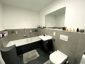 Moderne Komfort- Wohnung mit Terrasse und KFZ - Stellplatz in der Tiefgarage ... – 90763 Fürth – Vorschaubild 3