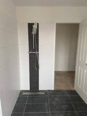 4 RW Maisonette mit EBK, Bad mit Wanne und Dusche, Gäste-WC und Fahrstuhl – 1139 Dresden – Vorschaubild 2