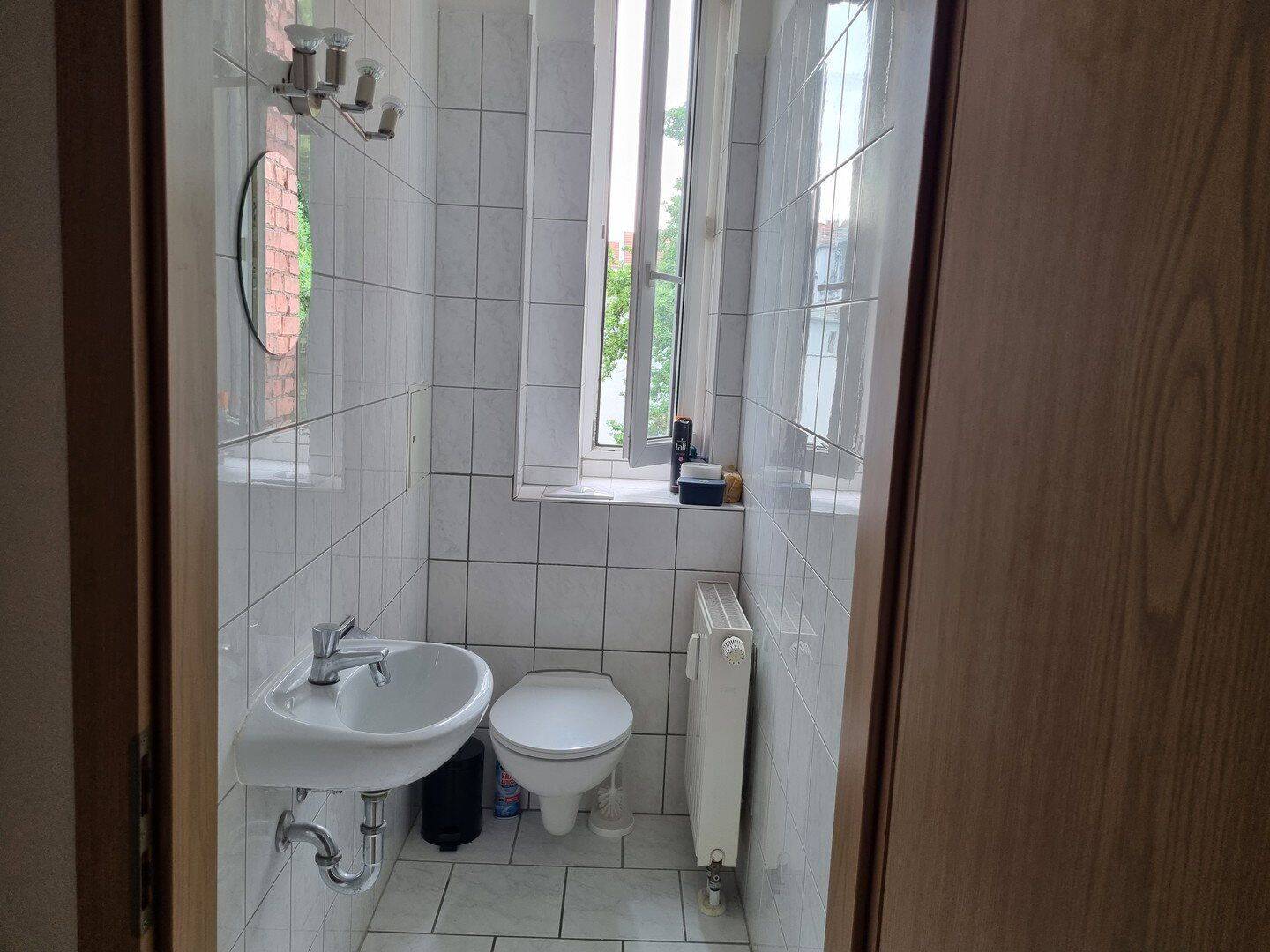 Charmante und großzügige und zentrumsnahe Wohnung inklusive Küche mit Balkonoption WG geeignet – Erfurt – Vorschaubild 7